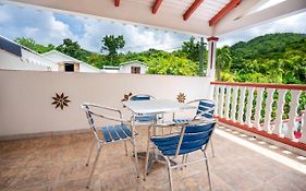 Maison de 2 chambres avec vue sur la mer terrasse amenagee et wifi a Vieux Habitants a 1 km de la plage